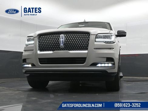 Used 2024 Lincoln Navigator L Reserve AWD/4WD image 47