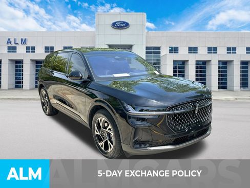 Used 2025 Lincoln Nautilus Premier w/ Equipment Group 102A AWD/4WD image 3