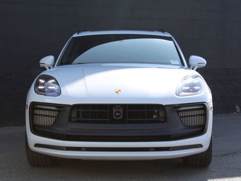 New 2026 Porsche Macan GTS image 6