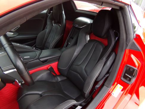 Used 2021 Chevrolet Corvette Stingray Premium Conv w/ Z51 Performance Package RWD image 24