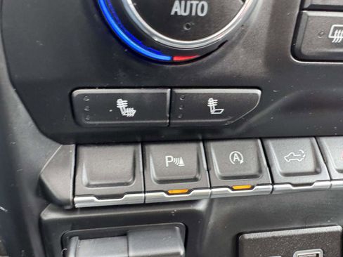 Used 2020 Chevrolet Silverado 1500 LT Trail Boss image 36