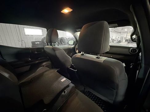 Used 2021 Toyota Tacoma image 11