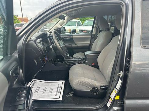 Used 2020 Toyota Tacoma SR AWD/4WD image 10