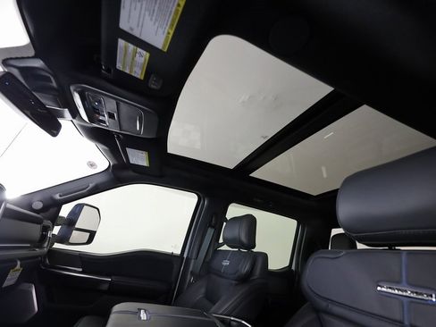 Used 2025 Ford F250 Platinum image 18