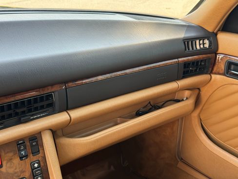 Used 1990 Mercedes-Benz 560 SEL image 38