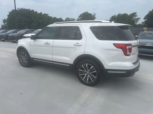 Used 2018 Ford Explorer Platinum AWD/4WD image 16