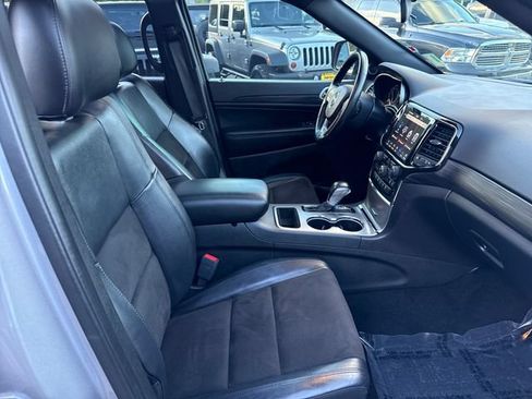 Used 2021 Jeep Grand Cherokee Laredo X AWD/4WD image 9