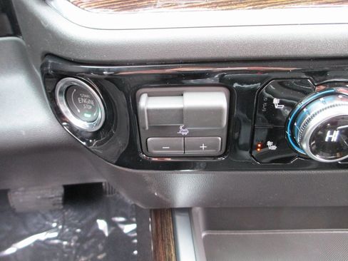 New 2026 GMC Sierra 1500 Elevation w/ Elevation Premium Package image 18