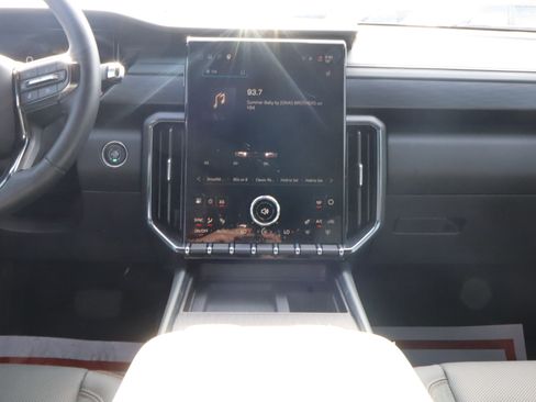 Used 2026 GMC Acadia AT4 w/ LPO, Floor Liner Package AWD/4WD image 12
