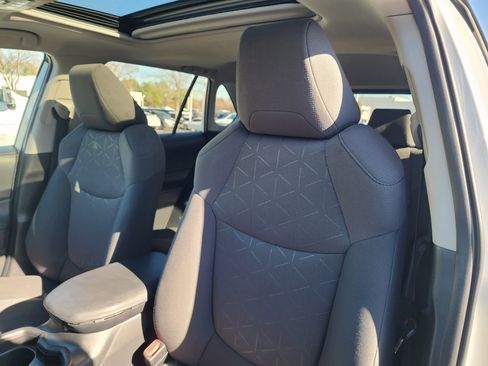 Used 2019 Toyota RAV4 XLE image 21