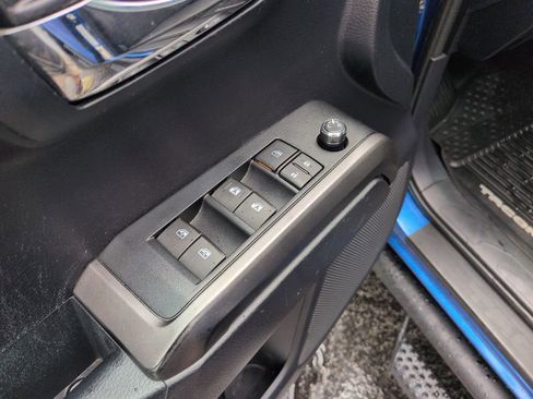 Used 2018 Toyota Tacoma TRD Sport image 11