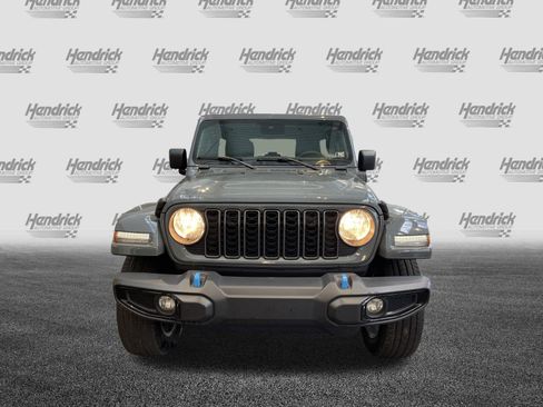 Used 2024 Jeep Wrangler Unlimited w/ Convenience Group AWD/4WD image 3