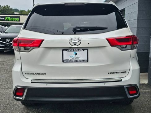 Used 2019 Toyota Highlander Limited AWD/4WD image 4