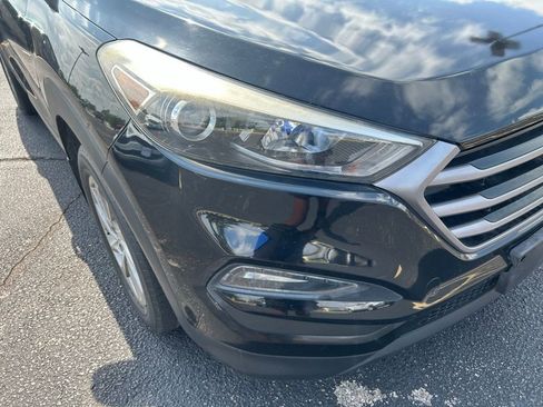 Used 2016 Hyundai Tucson SE w/ Option Group 02 FWD image 2