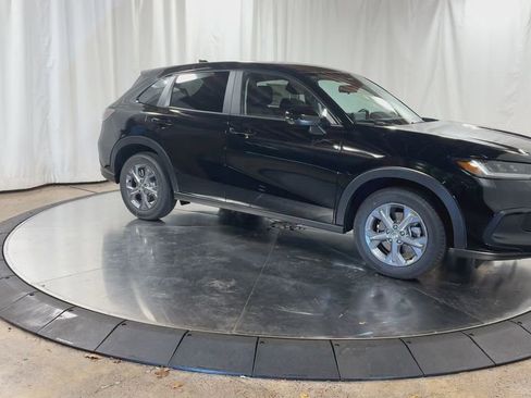 New 2026 Honda HR-V LX image 2
