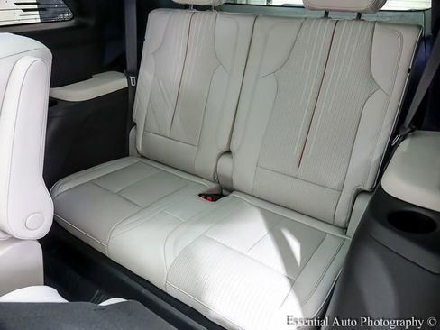 New 2026 Cadillac Vistiq Luxury w/ LPO, Floor Liner Package image 10