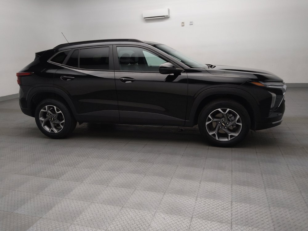 Used 2024 Chevrolet Trax LT w/ Driver Confidence Package FWD image 11