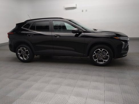 Used 2024 Chevrolet Trax LT w/ Driver Confidence Package FWD image 11