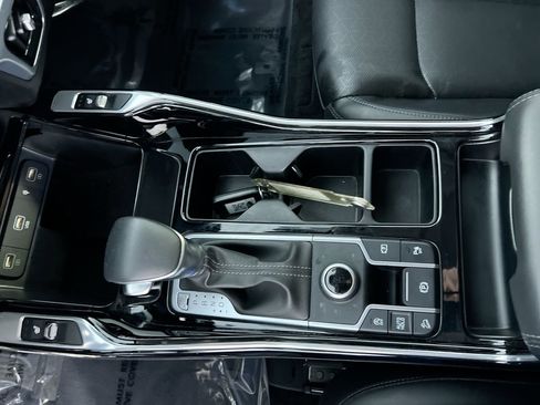 Certified 2023 Kia Sorento SX image 22