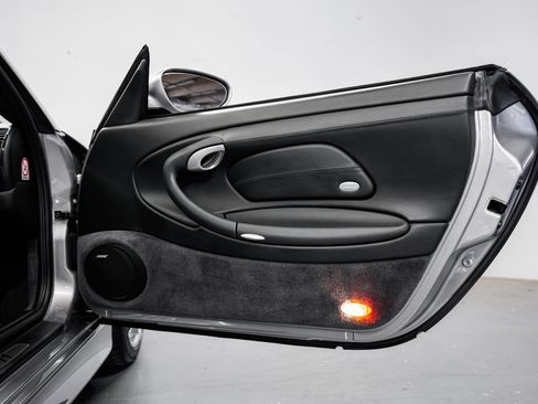 Used 2004 Porsche 911 Carrera RWD image 25