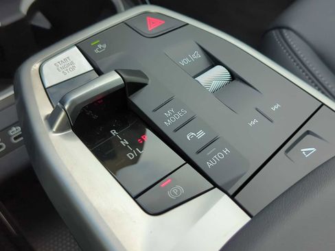 Used 2025 BMW X1 xDrive28i w/ Technology Package image 33