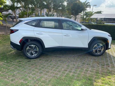 New 2026 Hyundai Tucson Blue SE image 8