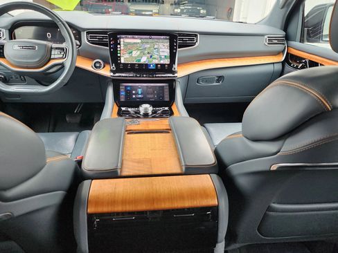 Used 2023 Jeep Grand Wagoneer Series II image 29