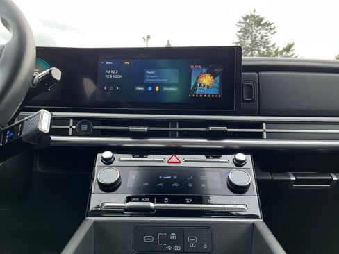 Used 2025 Hyundai Santa Fe SEL image 21