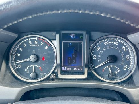 Used 2023 Toyota Tacoma TRD Off-Road w/ Black Out Package (TMS) image 21