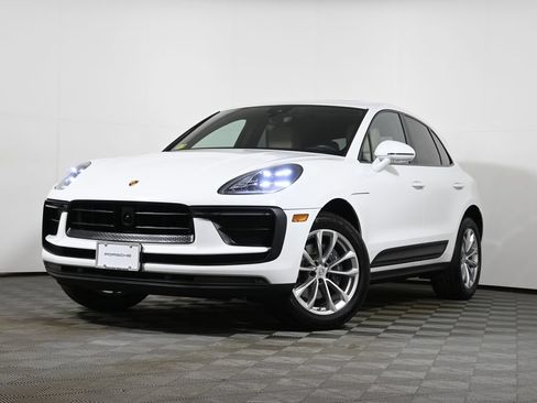 Used 2023 Porsche Macan AWD/4WD image 1