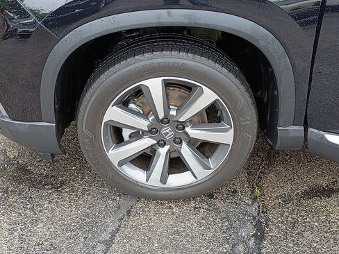 Used 2025 Honda Pilot Elite image 10