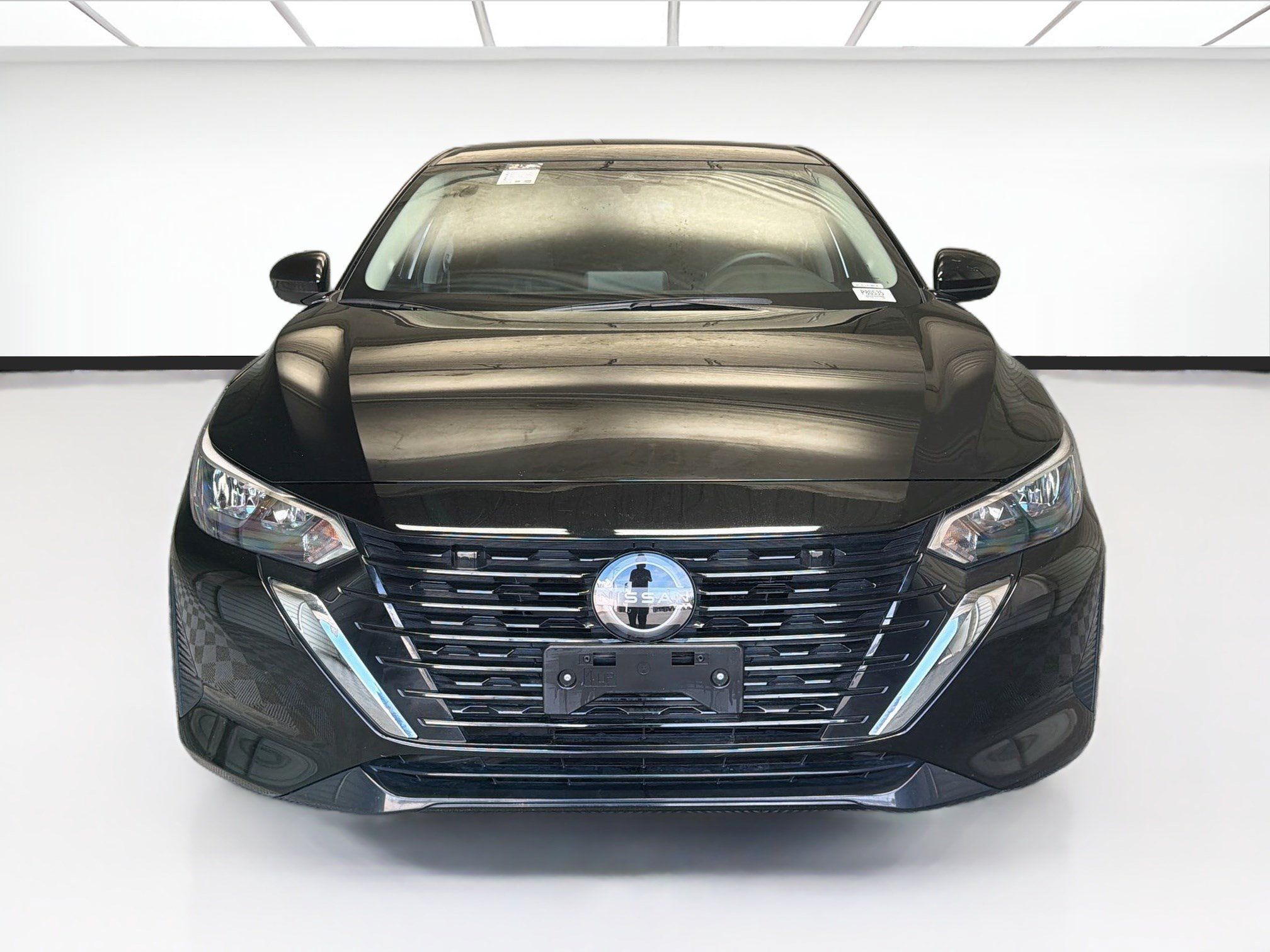 Used 2025 Nissan Sentra SV FWD image 2