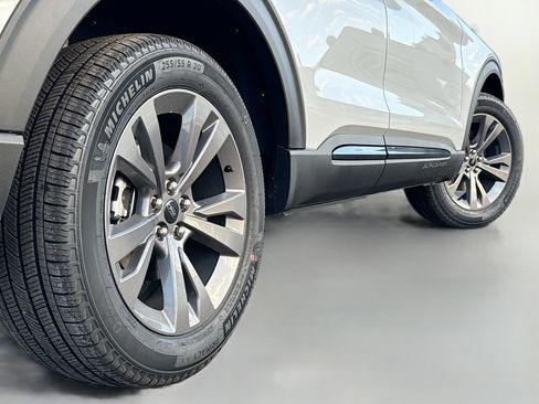 New 2026 Ford Explorer Active image 13