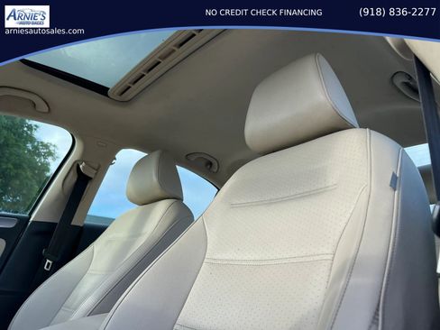 Used 2018 Volkswagen Jetta SE FWD image 7