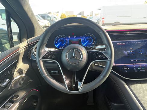 Used 2023 Mercedes-Benz EQS 580 4MATIC SUV image 9