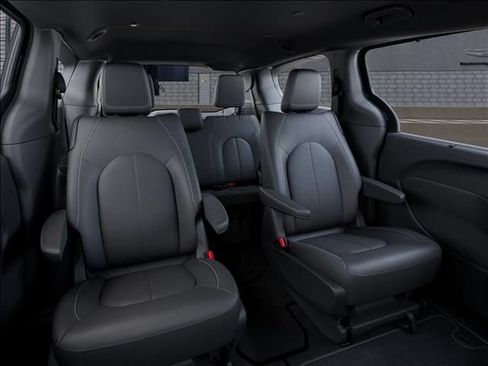New 2025 Chrysler Pacifica Select FWD image 15
