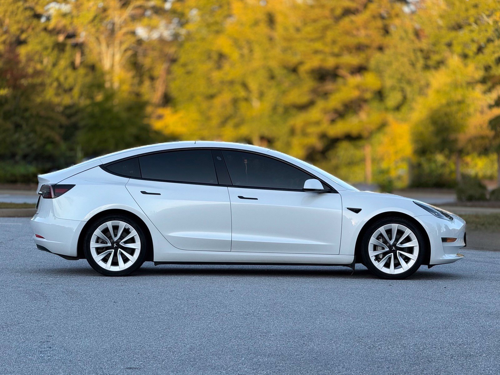 Used 2021 Tesla Model 3 Standard Range Plus RWD image 12