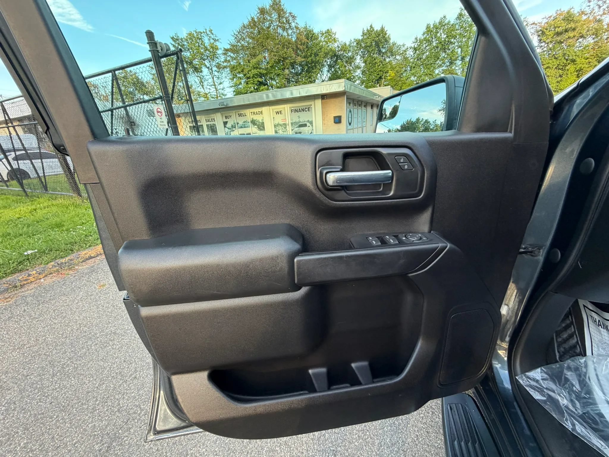 Used 2020 Chevrolet Silverado 1500 Custom w/ Custom Value Package AWD/4WD image 11
