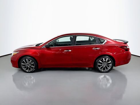 Used 2017 Nissan Altima 2.5 SR w/ Midnight Edition Package image 6