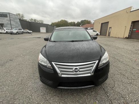 Used 2015 Nissan Sentra S image 9