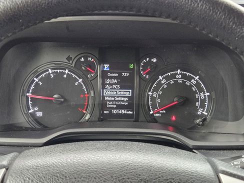 Used 2021 Toyota 4Runner SR5 AWD/4WD image 10