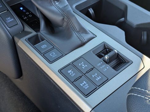 Used 2024 Toyota Land Cruiser image 33