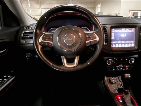 Used 2019 Jeep Compass Trailhawk w/ Cold Weather Group AWD/4WD image 5