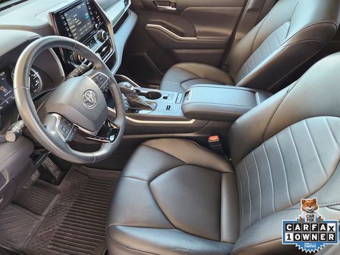 Used 2021 Toyota Highlander XLE FWD image 14