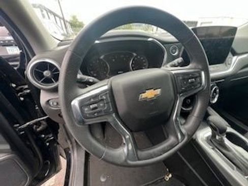 Used 2025 Chevrolet Blazer LT image 10