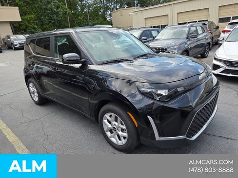 Used 2025 Kia Soul LX w/ LX Technology Package FWD image 18