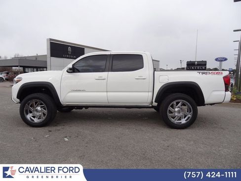 Used 2018 Toyota Tacoma TRD Off-Road image 7