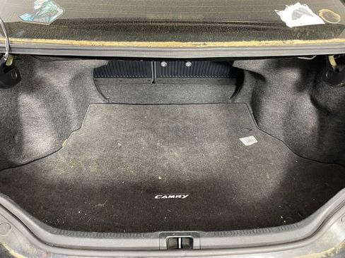 Used 2015 Toyota Camry SE FWD image 12