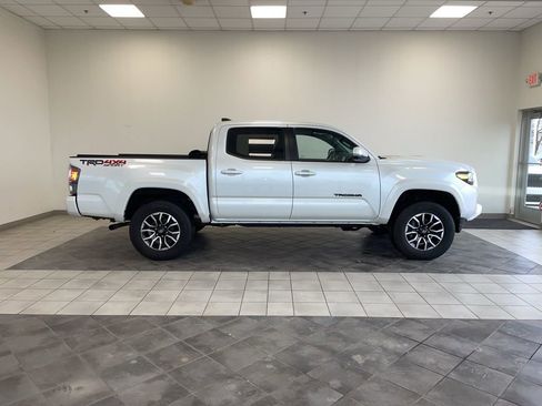 Used 2023 Toyota Tacoma TRD Sport image 5