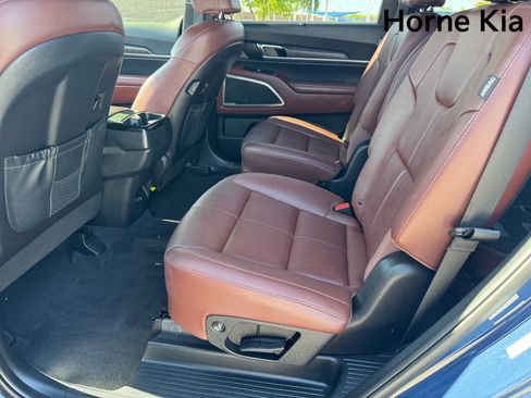 Certified 2024 Kia Telluride EX w/ EX Captain's Chair Package FWD image 13